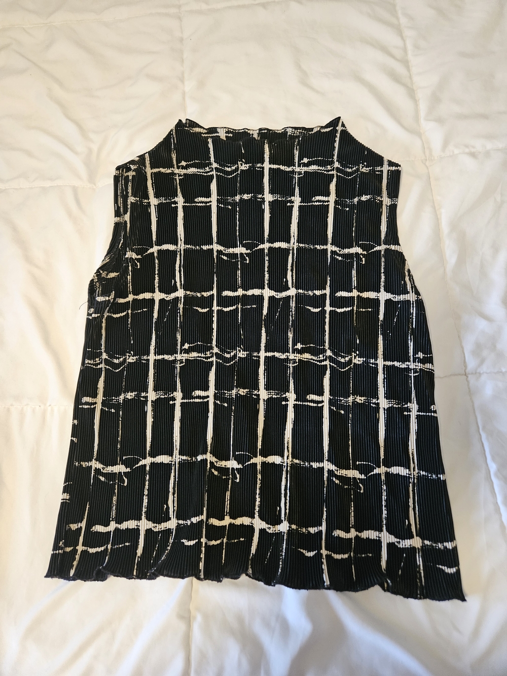 Black Grid-Print Sleeveless Tank Top